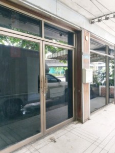 ขายอาคารพาณิชย์ทำเลทอง-บางพลัด ใกล้รถไฟฟ้า Prime Commercial Building for Sale on Sirindhorn Road, Commercial BuildingNear BTS Blue Line – Ideal Good for Office & Airbnb Rental