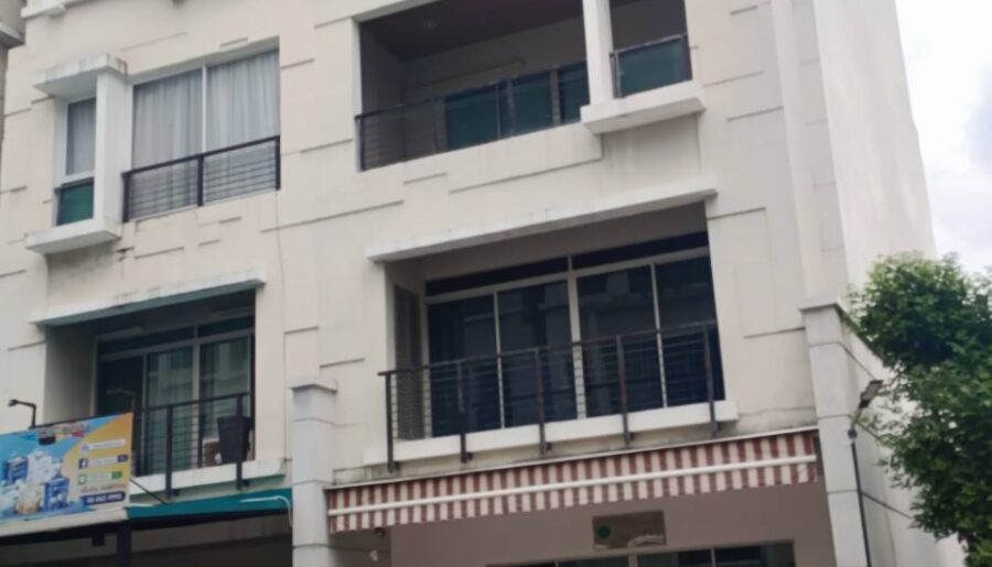 ขายด่วน บ้านกลางกรุง เดอะรอยัล เวียนนา รัชวิภา 4 ชั้น