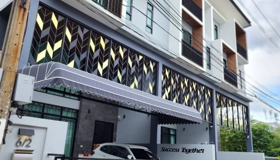 บ้านตกแต่งหรู Luxury Home Office โฮมออฟฟิศ 3 ชั้น ครึ่ง ตกแต่งครบ