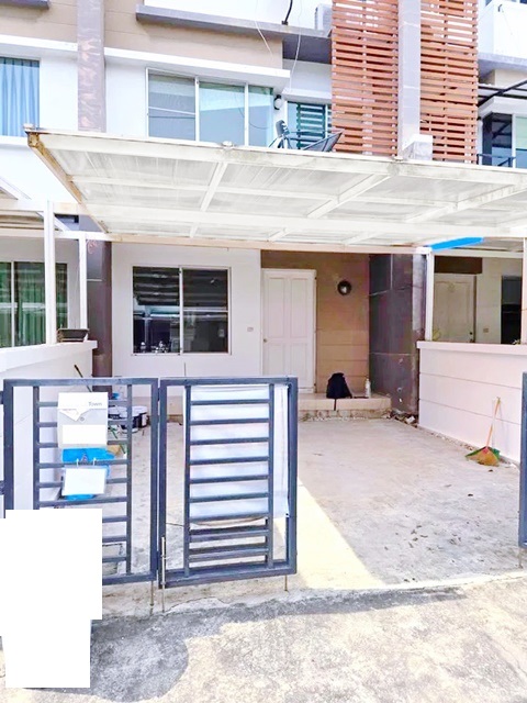ถ.อ่อนนุช-ลาดกระบัง โรบินสัน ลาดกระบัง 1กม.ทาวน์โฮม 3 ชั้น 20 ตร.
