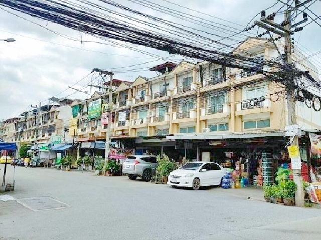 ตลาดชัชวาล คลอง 7 3.5 กม. ให้เช่าอาคารพาณิชย์ 3.5 ชั้น 25ตร.วา.