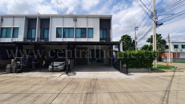 ทาวน์โฮม พลีโน่ เวสต์เกต บ้านกล้วย – ไทรน้อย หลังมุม