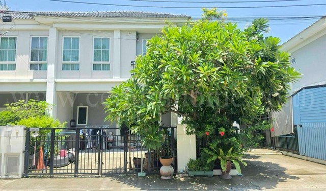 ทาวน์โฮม เดอะ คอนเนค บางนา – สุวรรณภูมิ หลังมุม หน้าสวนสโมสร