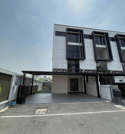ให้เช่าโฮมออฟฟิศ 4 ชั้น 305 ตรม. The Harmoney รามอินทรา62 หลังมุม