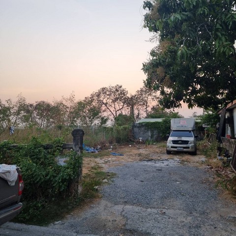 ที่ดินพร้อมให้เช่า ซอยลาดกระบัง46 วิวสนามบินสุวรรณภูมิ เสียงไม่ด