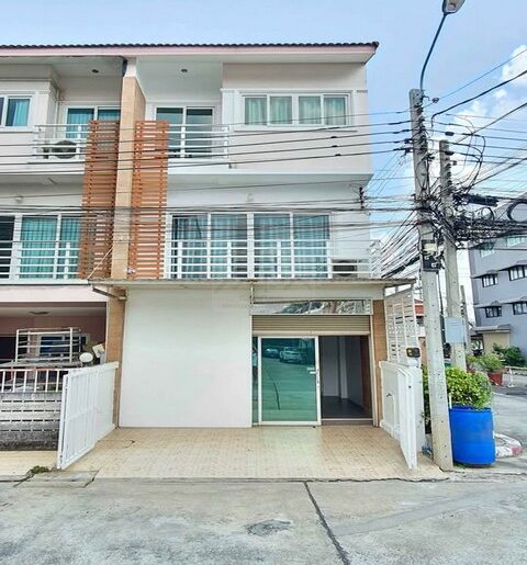 ให้เช่าทาวน์โฮม 3 ชั้น 4 ห้องนอน โฮม อินทาวน์ พหลโยธิน 73 หลังหัว
