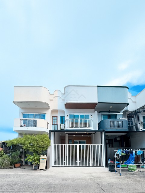 ขายทาวน์โฮม 3 ชั้น 17 ตรว. 84 แมนชั่น ลาดพร้าว84 ใกล้เลียบด่วน