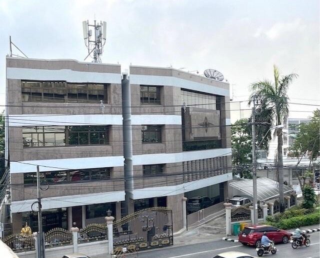 ให้เช่าอาคารสำนักงาน 3 ชั้น ติดถนนบรมราชชนนี ตลิ่งชัน