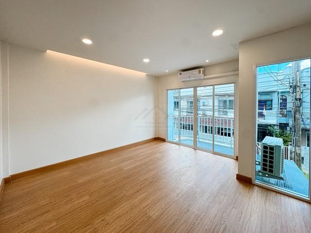 P826 ขาย ทาวน์โฮม Baan 84 Mansion หมู่บ้าน 84 แมนชั่น