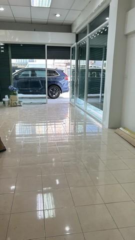 ให้เช่าอาคารพาณิชย์4.5ชั้น ห้องมุมริม ลาดพร้าววังหิน ลาดพร้าว โชค