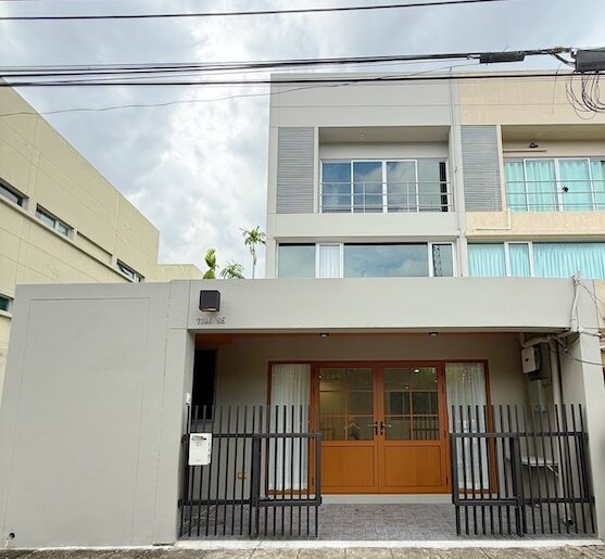 BH3631 ให้เช่าทาวน์โฮม 3 ชั้น Noble Cube พัฒนาการ | บ้านมุม ตกแต่