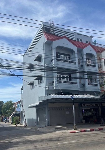 ให้เช่าอาคารพาณิชย์4.5ชั้นห้องมุมริมถนนย่านลาดพร้าววังหินโชคชัย4