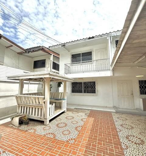 ให้เช่าบ้านเดี่ยว 2 ชั้น 42ตรว. 3 นอน ลาดพร้าว132 ใกล้ BTSลาดพร้า
