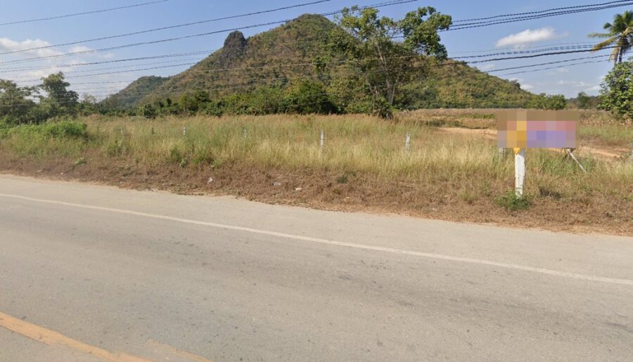 ขายที่ดิน เชียงคาน จังหวัดเลย 9 ไร่ 1 งาน 40.4 ตารางวา ติดถนนหลัก วิวภูเขา Tel. 063-289-7879