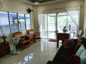 ขาย บ้านเดี่ยว ใกล้สนามบินเพียง15-20นาที ใกล้เมืองเชียงใหม่ ถูกกว่าโครงการใกล้เคียง ใกล้เมืองเชียงใหม่ บ้านใหม่สร้างเสร็จพร้อมอยู่สารภี
