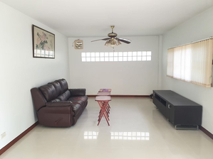 บ้าน ขาย ห้างโรงเรียนโรงพยาบาล ใกล้แหล่งท่องเที่ยวพัทยา ขายบ้านศรีราชาใกล้ แหลมฉบัง ใจกลางศรีราชา